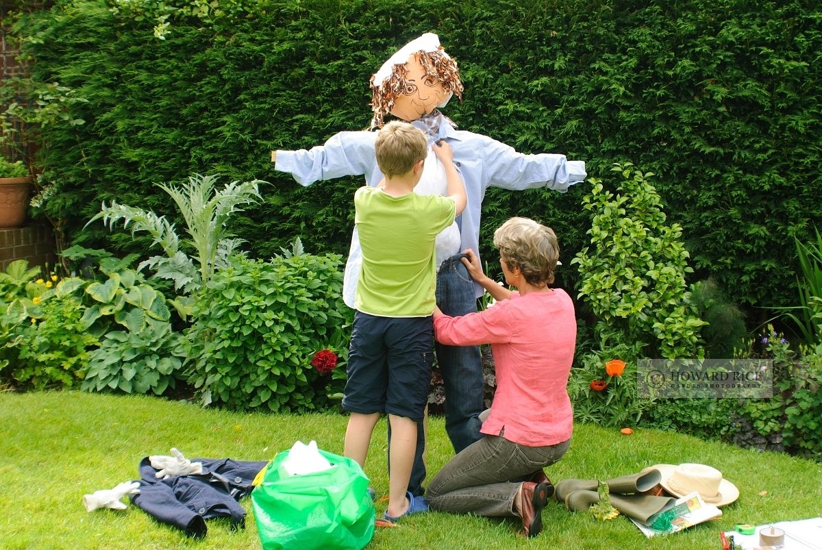 dressing a scare crow